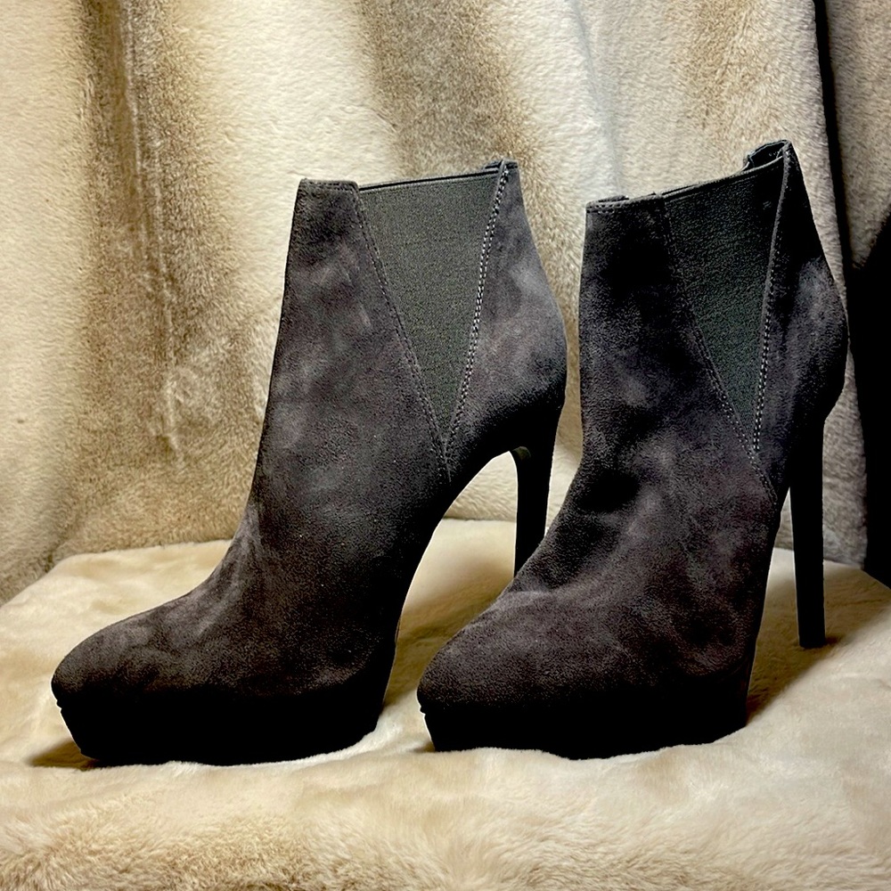 YSL, Saint Laurent grey suede size 38 booties